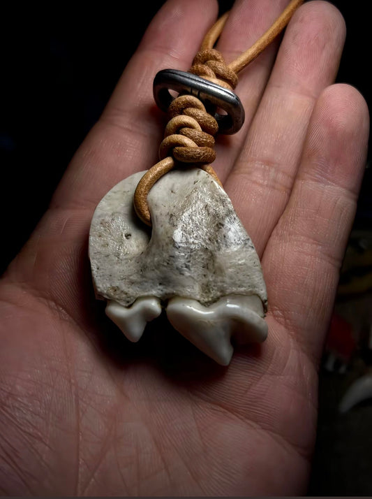 Hound_s_Tooth_Pattern_Protective_Pendant