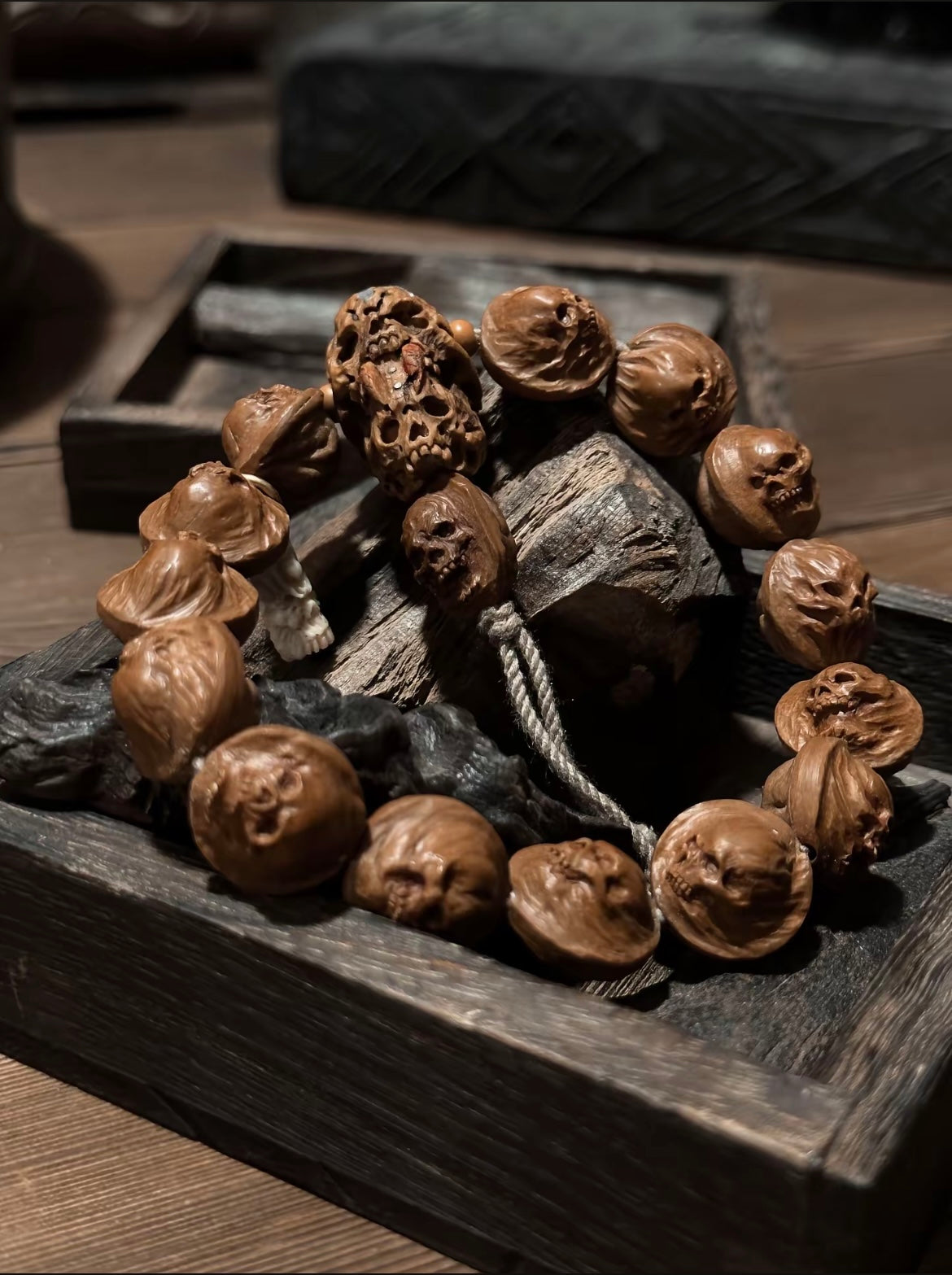 Sha Tu Skull Prophecy Bracelet - Lightning Struck Wood Taoist Entropy Reduction Terminal