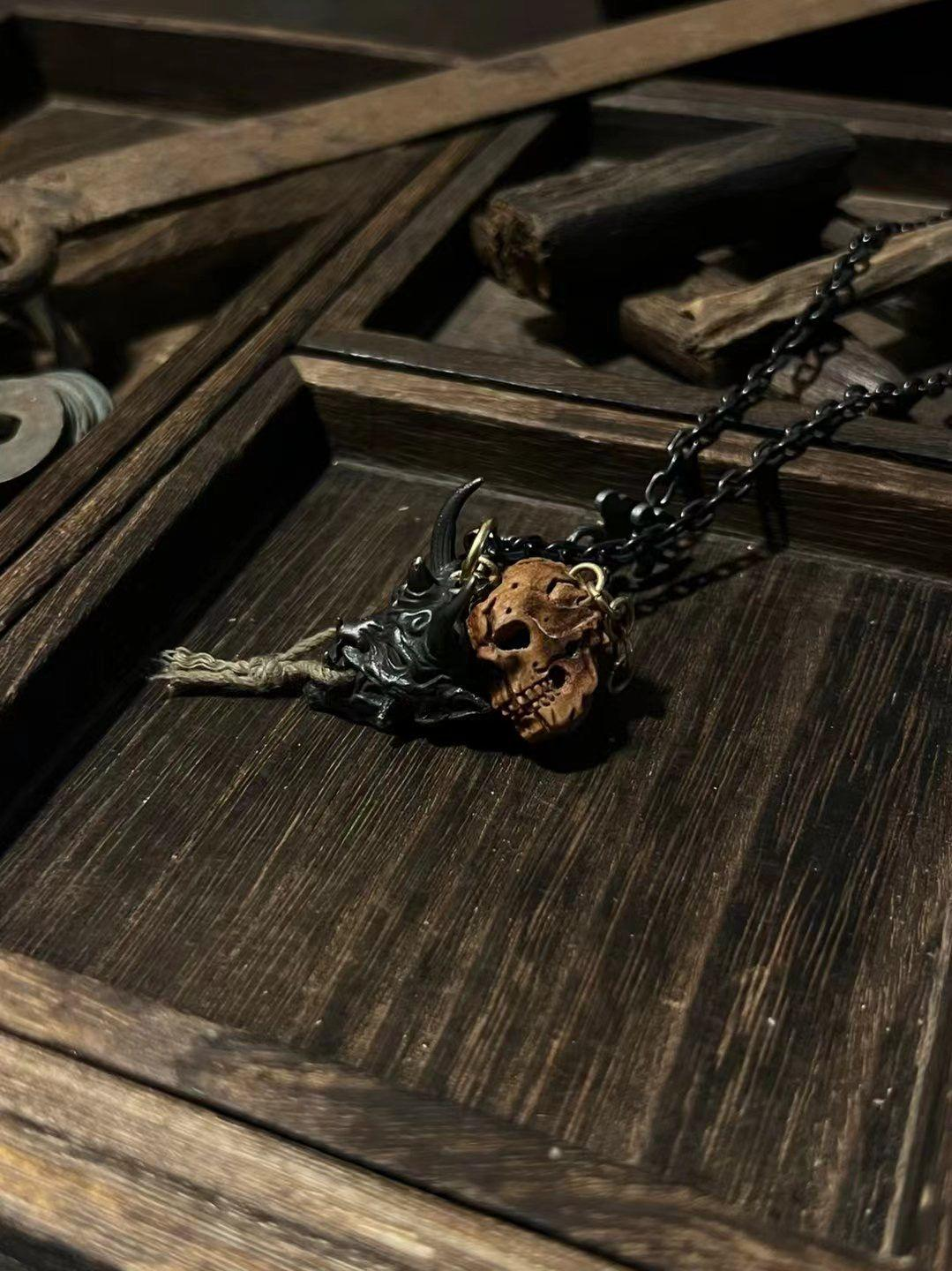 A lightning-struck peach kernel is carved into a Prajna image in a thousand-year-old temple; a quantum-etched rune array of the Mahaprajna Sutra is cast from brass; the six-syllable mantra is refined into a synaptic chain from meteorite iron - this is not a necklace, but a barrier-breaking terminal for Buddhist emptiness and quantum physics: the wisdom of Prajna penetrates the false wave functions of workplace flattery/emotional PUA, the peach kernel rings reconstruct 14Hz anti-manipulation brain waves, and